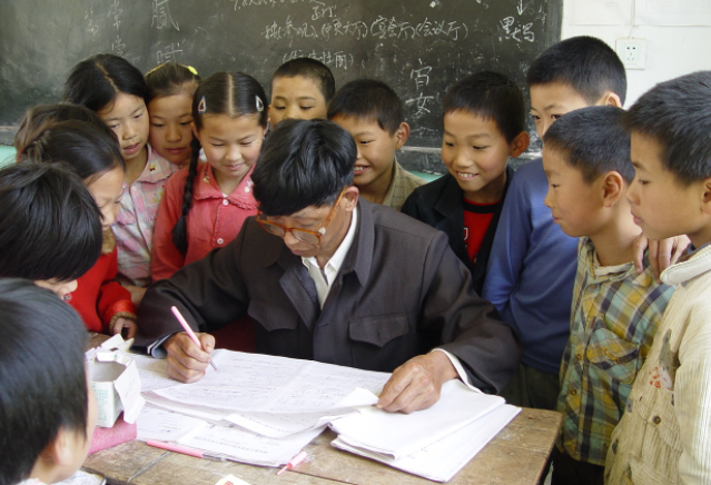 向好而变校园教育设施健全教育环境美了村庄教师待遇也大大提升 向好而变校园教育设施健全教育环境美了村庄教师待遇也大大提升